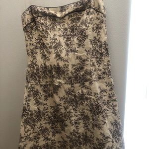 Gorgeous tan and brown strapless rose dress.